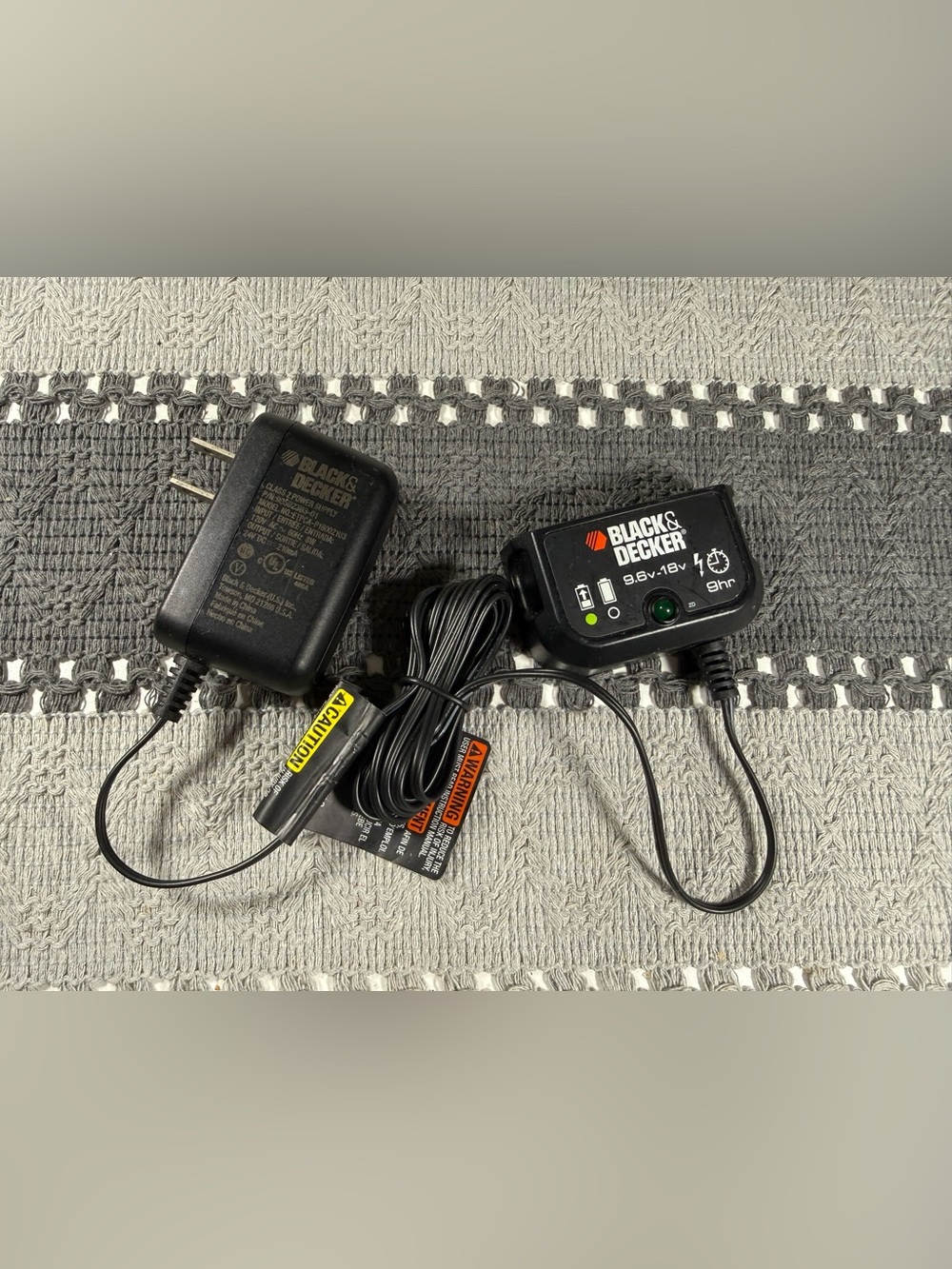 Black & Decker Battery Charger 90592363-01 ETPCA- P180021U3 - 9.6V - 18V Works